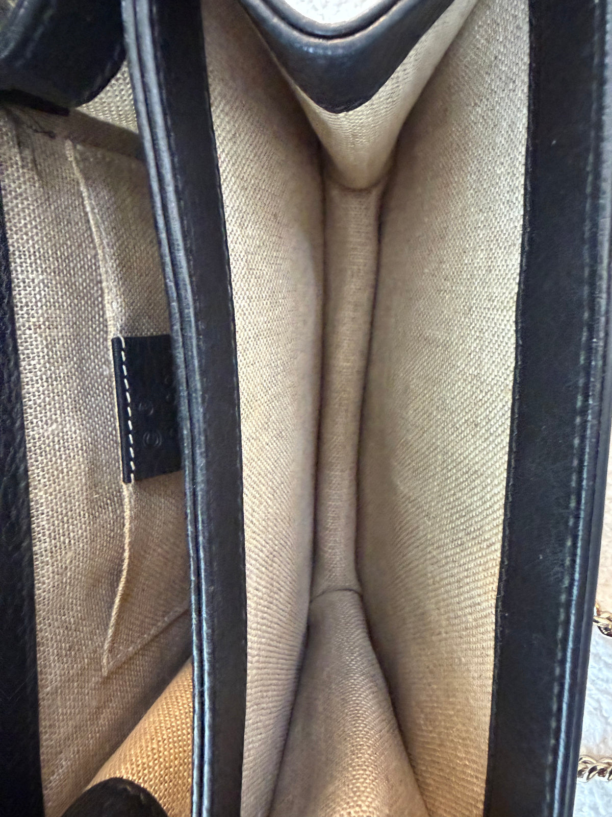 GUCCI Interlocking G Leather Chain