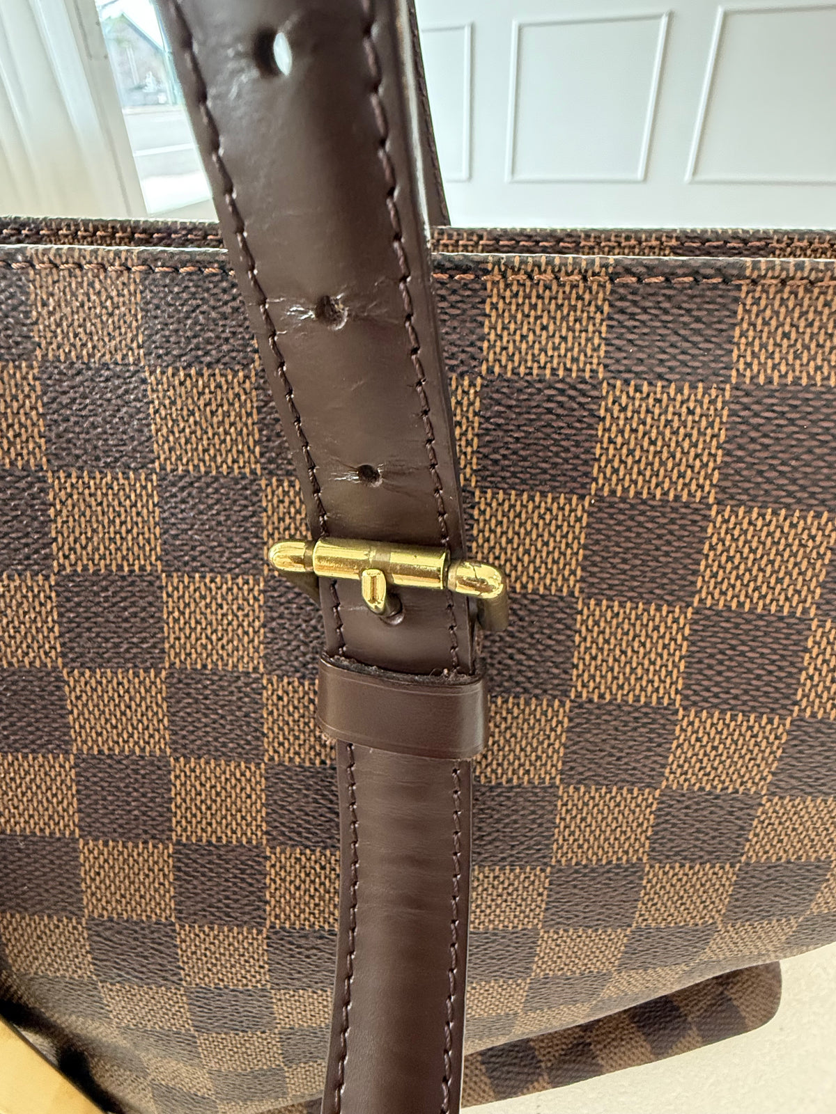 LOUIS VUITTON Chelsea Damier Ebene Bag